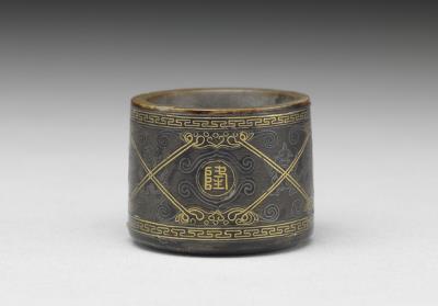 图片[2]-Rhinoceros horn archer’s ring with gold and silver filigree inlay, Qing dynasty, Qianlong reign (1736-1795)-China Archive